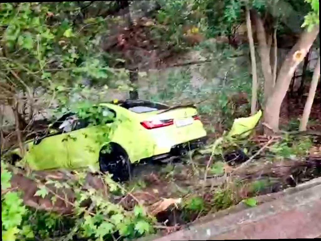 BMV упал в обрыв в Сочи