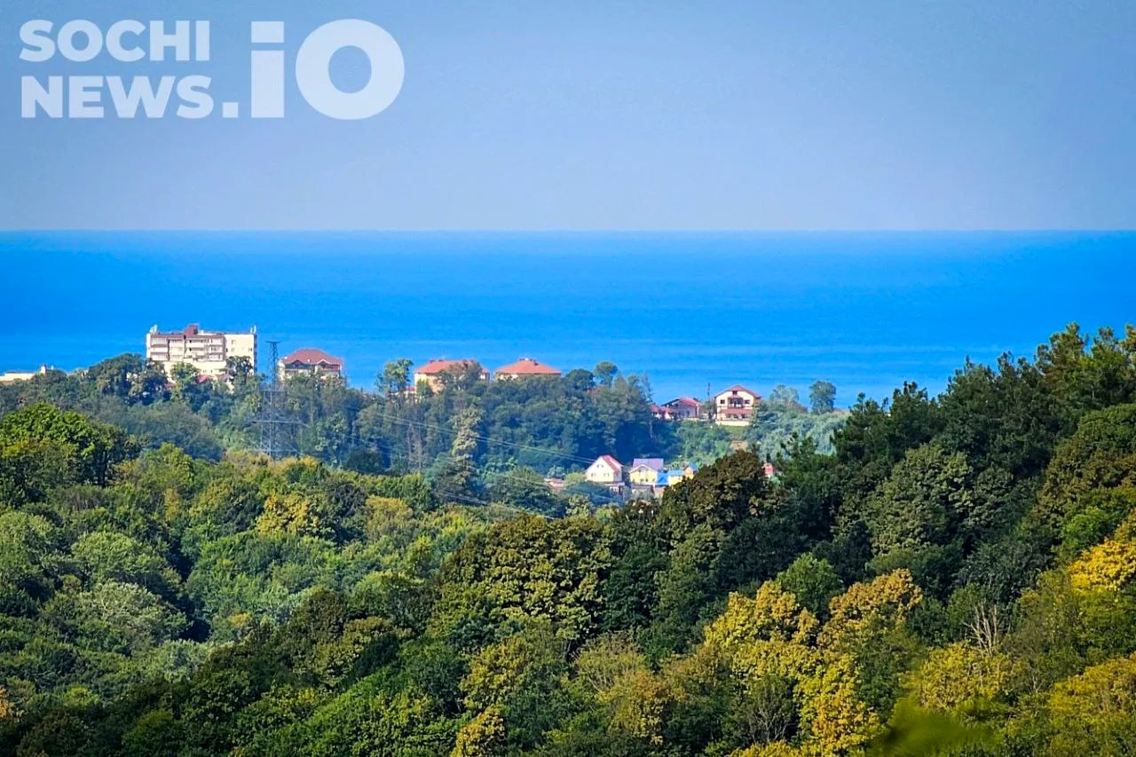 Температура воды в Черном море у Сочи остается низкой для купания