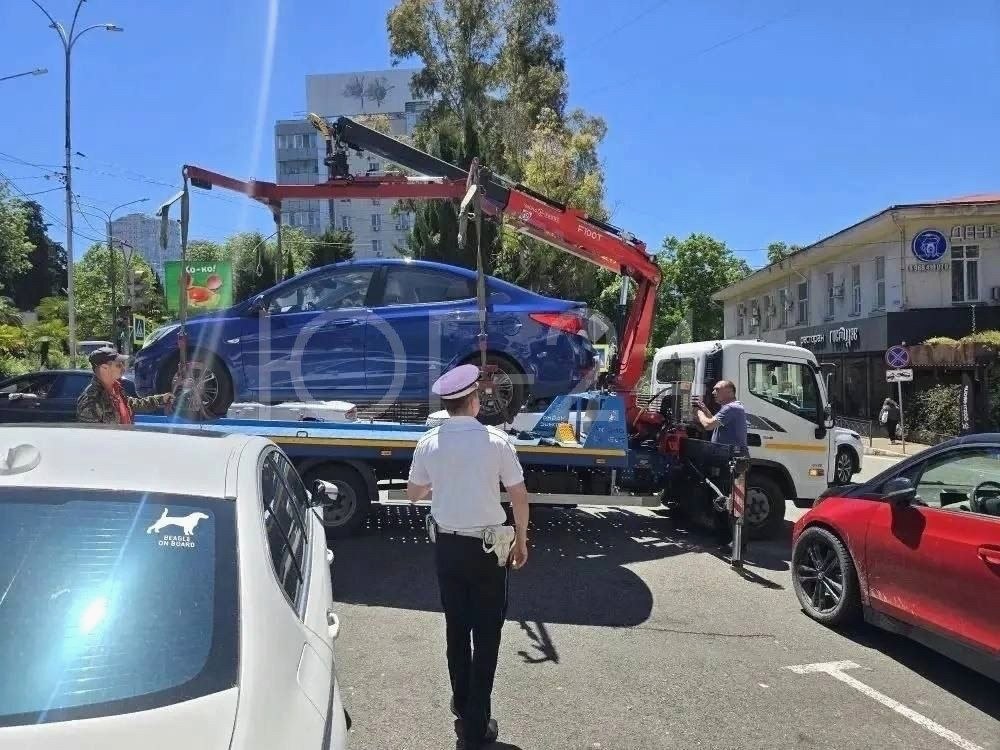 В Сочи начались проверки водителей на электрозаправках