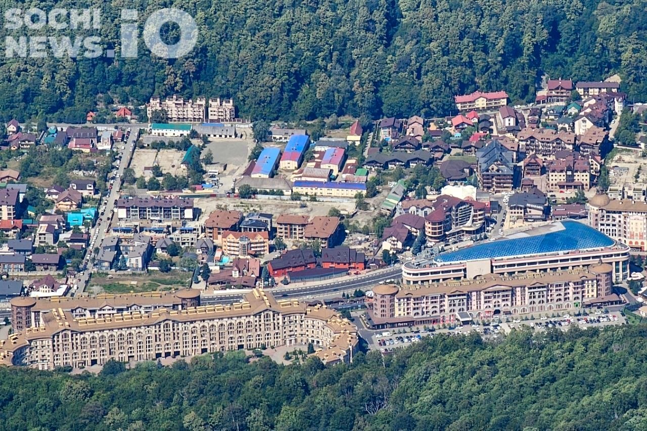 Туристический поток в Сочи осенью 2026 года снижается, но цены на новогодний отдых растут