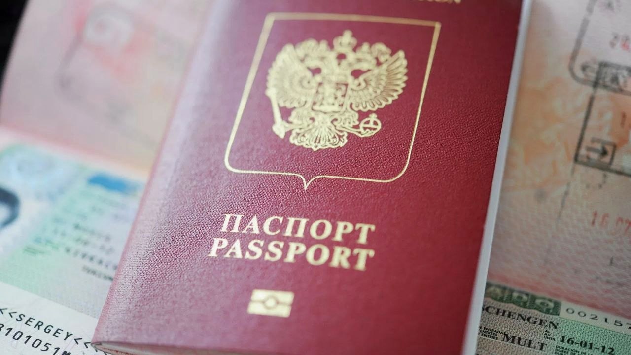 МВД предостерегло россиян от мошеннических предложений по оформлению загранпаспорта